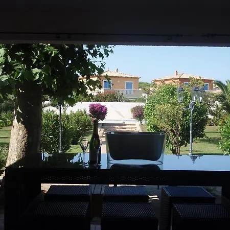 Le Jardin De Neil Pensión